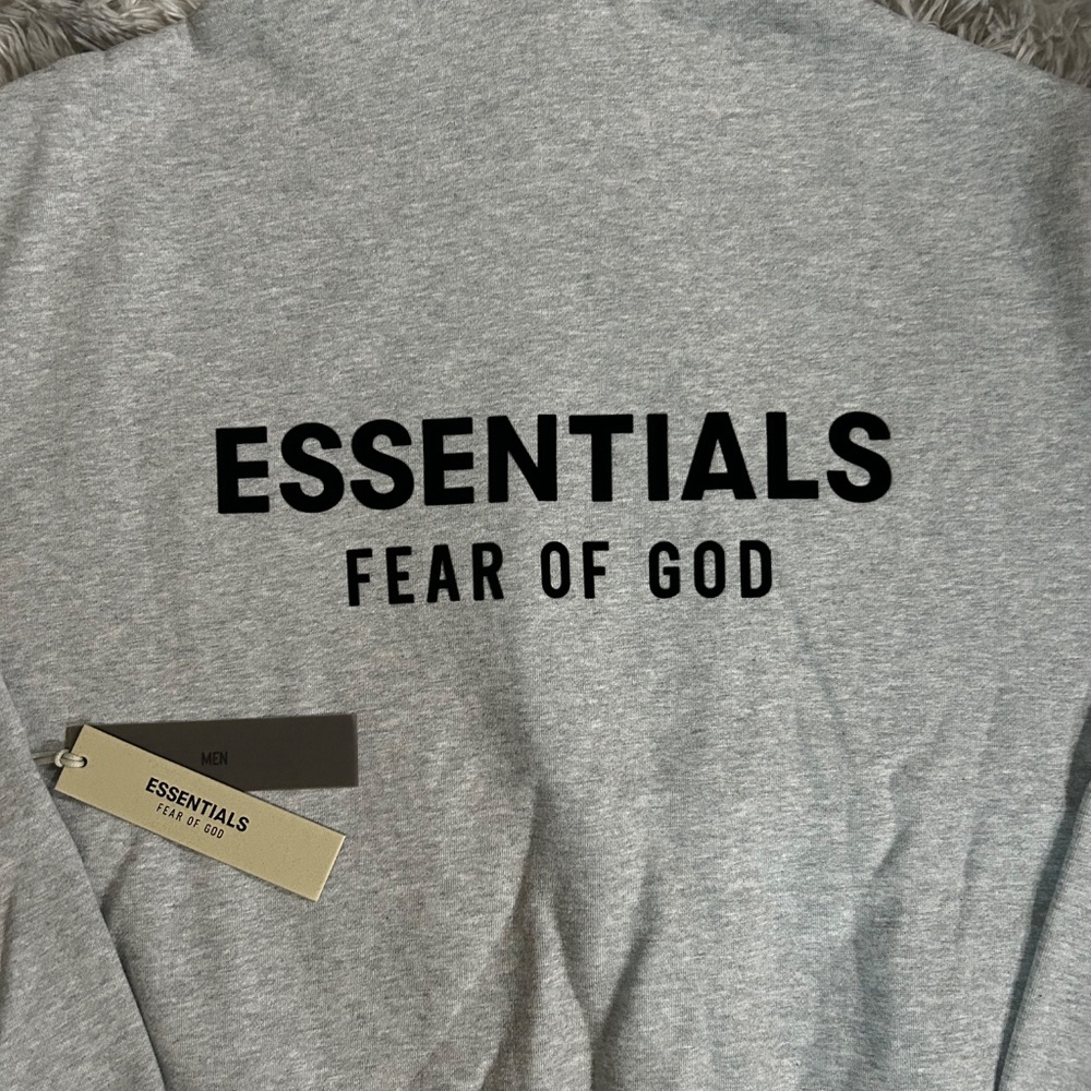 Essentials - Picture 4 of 7